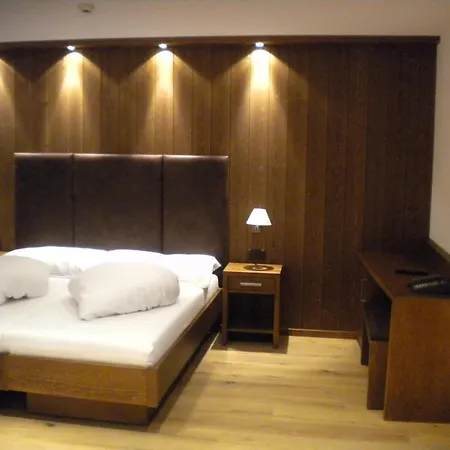 Готель Quellenhof 3*