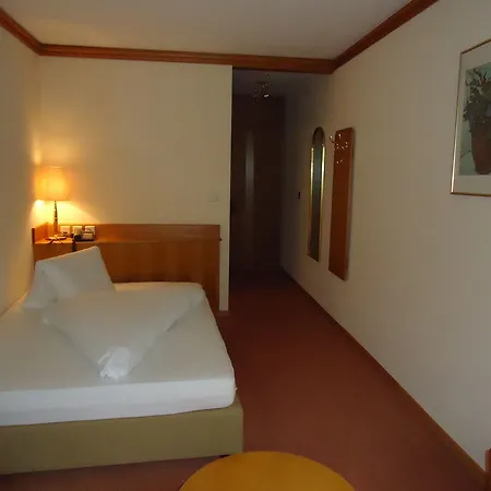 Готель Quellenhof 3*